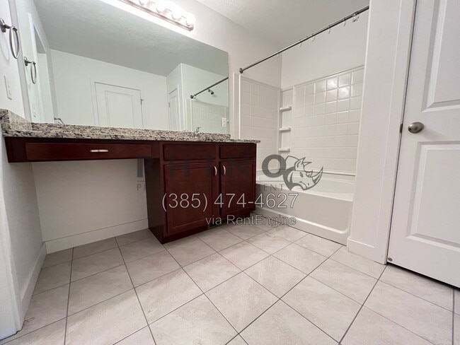 Building Photo - 1248 W Saddlebred Way