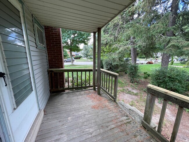 Building Photo - 3958 E Plankinton Ave