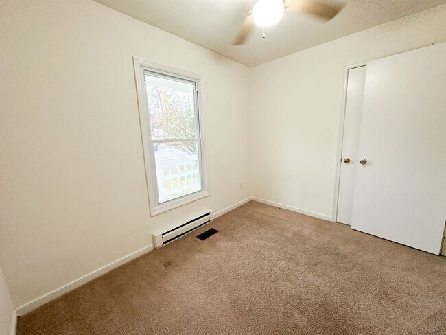 Building Photo - Move-In Ready on Large Corner Lot!