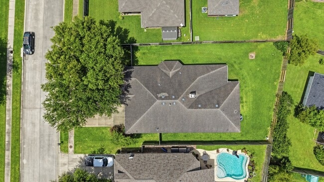 Building Photo - 321 Preston Ln