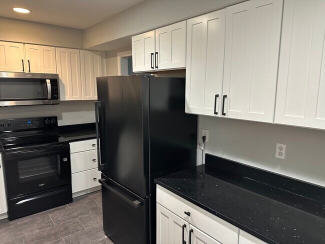 Building Photo - 31120 Hunters Dr