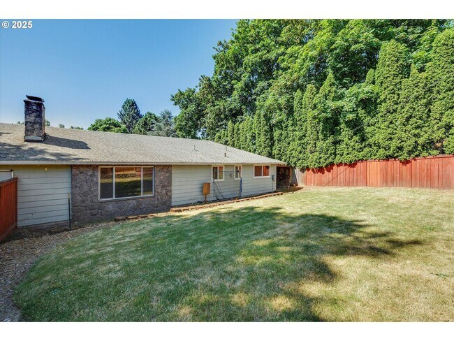 Building Photo - Bull Mountain Gem – Single-Level 3BR with 2 Living Areas, Large Yard & Pergola Patio