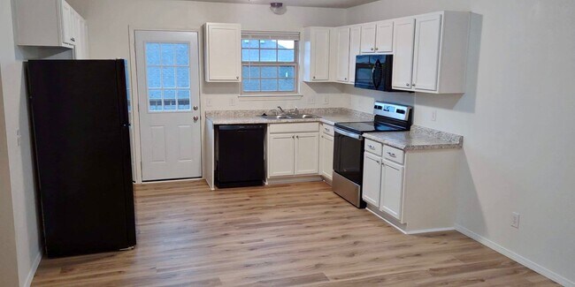 Building Photo - 1018 N 25th St