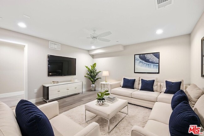 Primary Photo - 4462 Paxton Pl