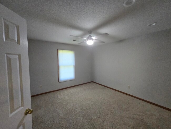 Building Photo - 3700 Falmouth Dr