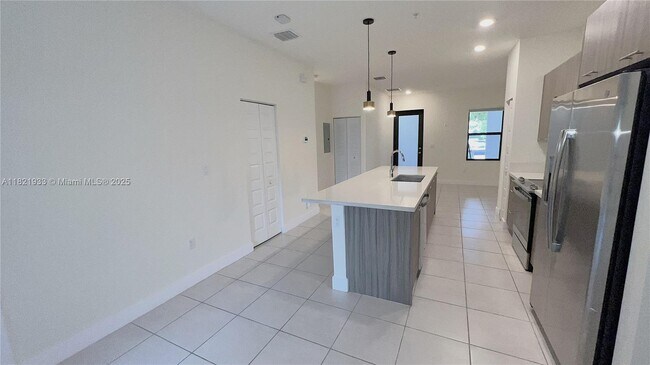Building Photo - 8045 NW 104th Ave