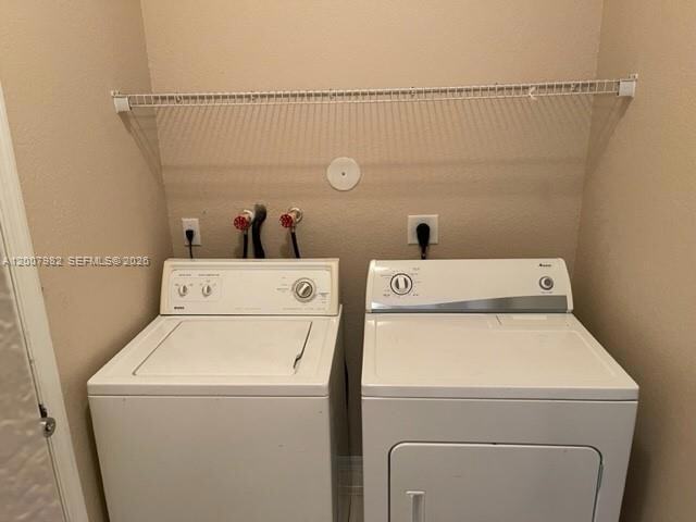 Building Photo - 2424 SE 19th Ct