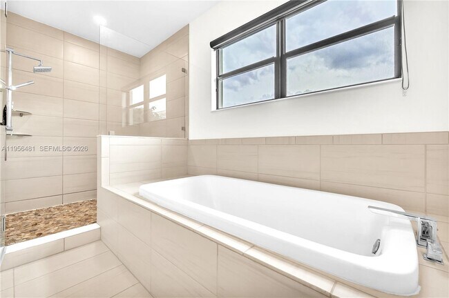 Building Photo - 10250 NW 76th Terrace