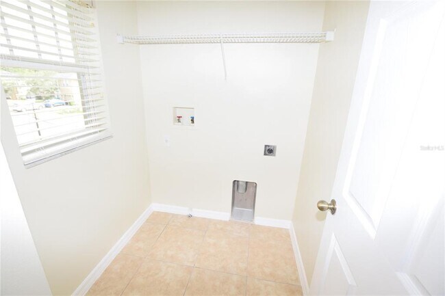 Building Photo - 9796 Tivoli Villa Dr