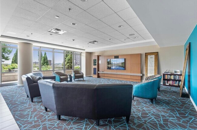 Building Photo - 929 Portland Ave