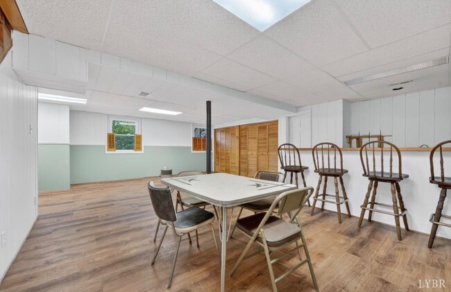 Building Photo - 275 Fox Hill Rd