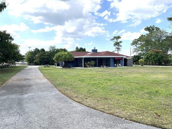 Building Photo - 24595 SW 124th Ave