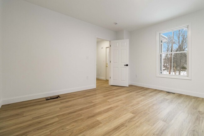 Building Photo - 2 Elmwood St