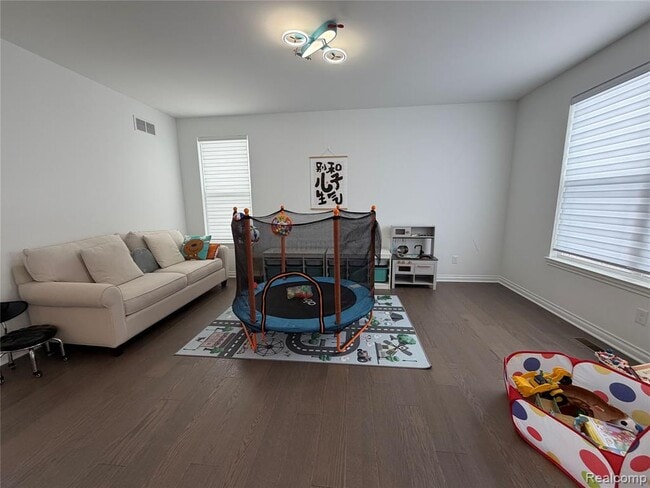 Building Photo - 51360 Whispering Rdg Dr