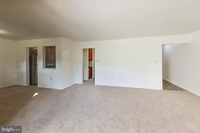 Building Photo - 862 College Pkwy