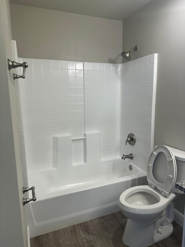 Building Photo - 790 Gillen Ave NW