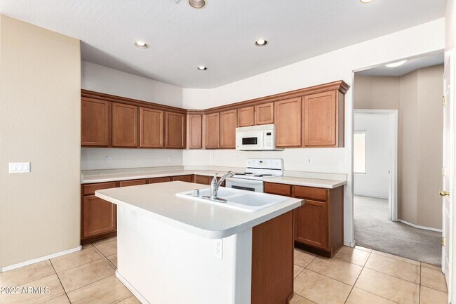 Building Photo - 16071 W Gelding Dr