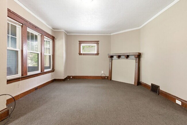Building Photo - 13615 Earlwood Rd