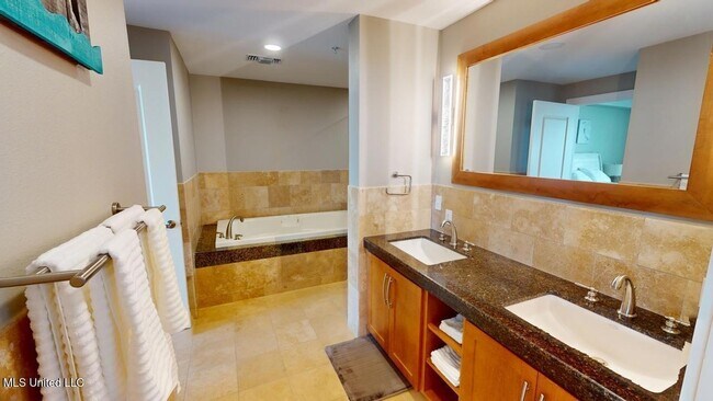 Building Photo - 2060 Beach Blvd