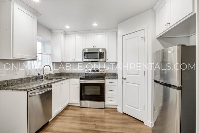 Building Photo - 78 N 300 W St