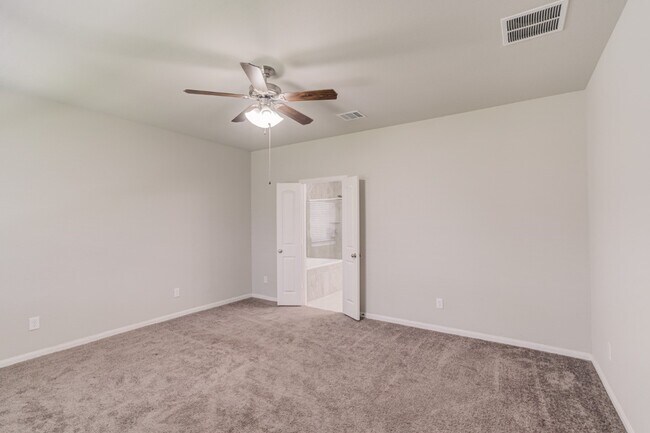 Building Photo - 4423 Sandhill Terrace Ln