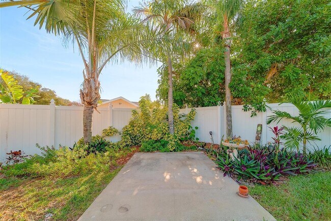 Building Photo - 10451 119th St