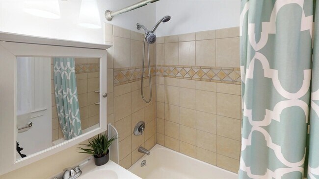 Building Photo - 32 Ransom Rd