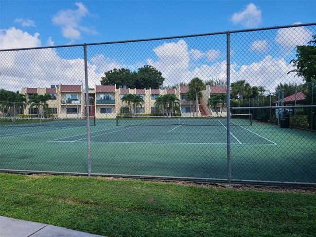 Building Photo - 13923 SW 90th Ave