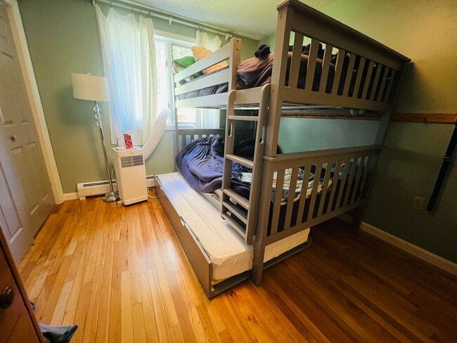 Building Photo - Winter vacation rental in Quechee