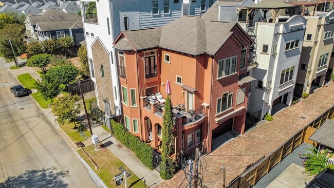 Building Photo - 1141 W 23rd St