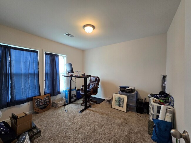 Building Photo - 165 Whitetail Cir