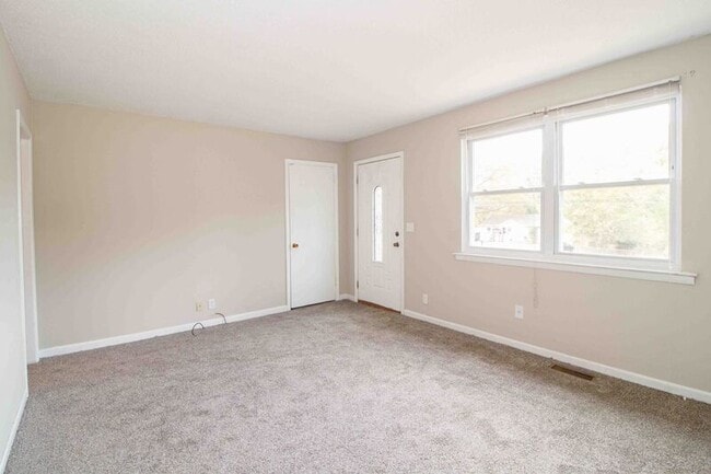 Building Photo - 808 Helton Dr