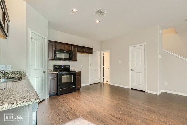 Building Photo - 1308 Lake Crest Lane , Lewisville TX