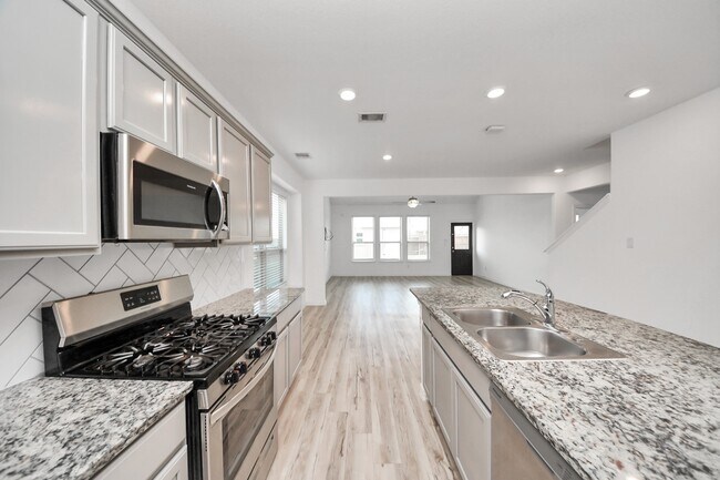 Building Photo - 20230 Creekdale Bend Dr