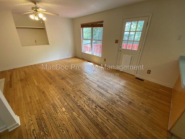 Building Photo - 9 Brown Cir