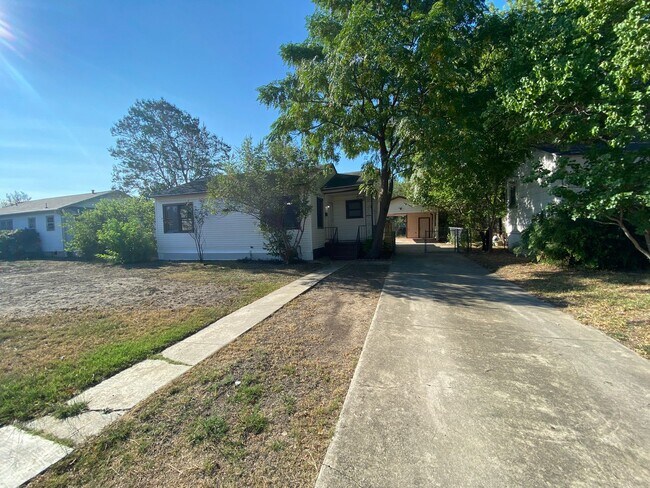 Building Photo - SEPTEMBER  HALF OFF First Month Rent