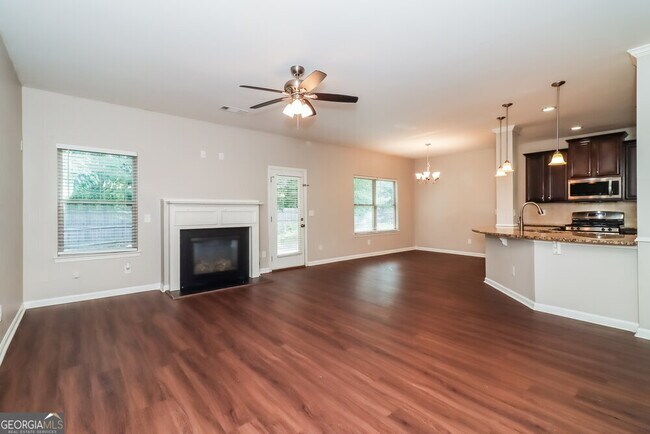 Building Photo - 212 Cleburne Pl