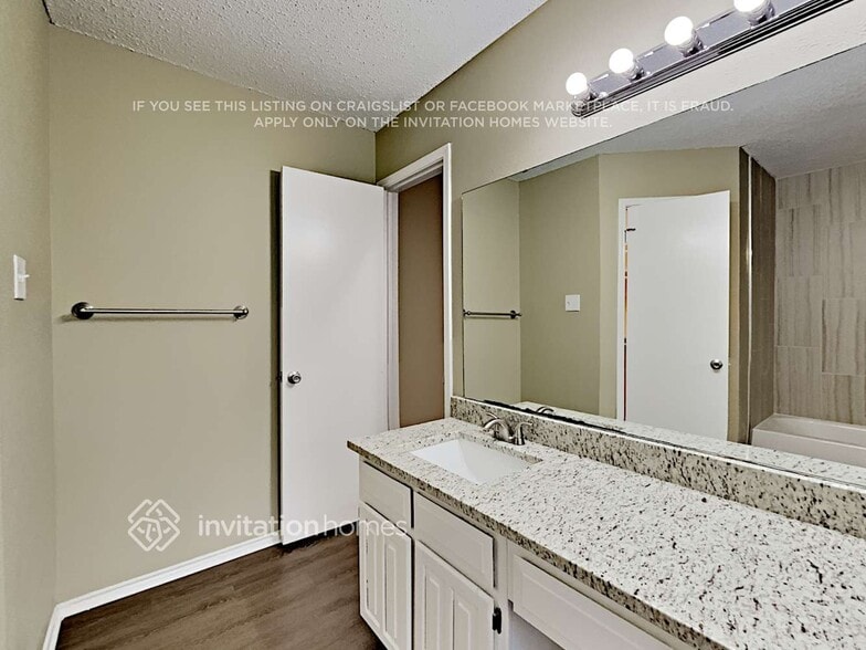 Building Photo - 3200 Whisper Wood Ct