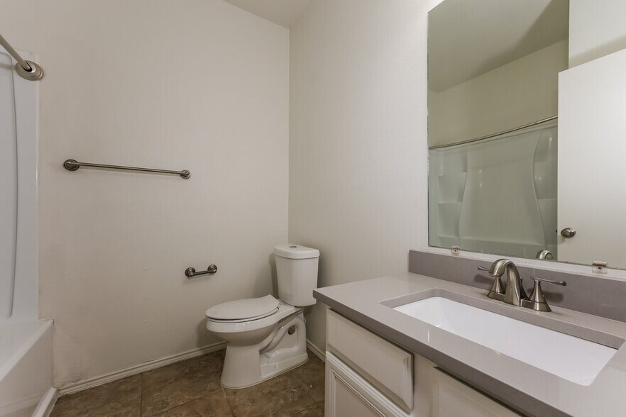 Building Photo - 1016 Winding Creek Dr