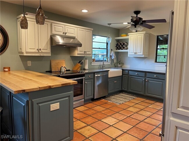 Building Photo - 5825 Dogwood Way