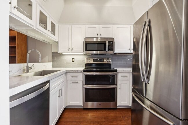 Building Photo - West End Condo