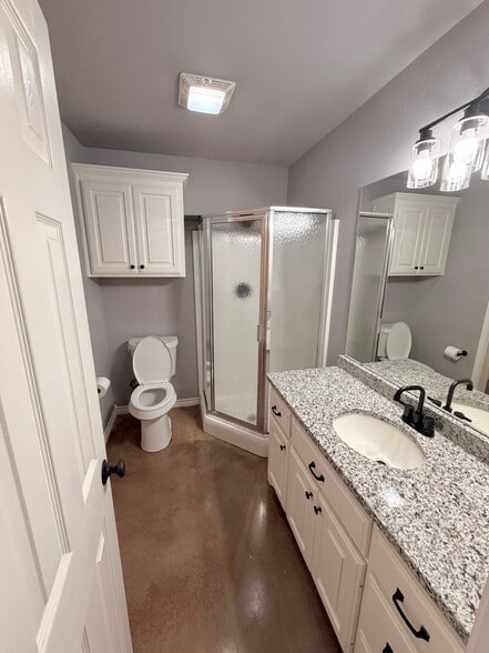 Master Bath - 271 Lawrence Rd
