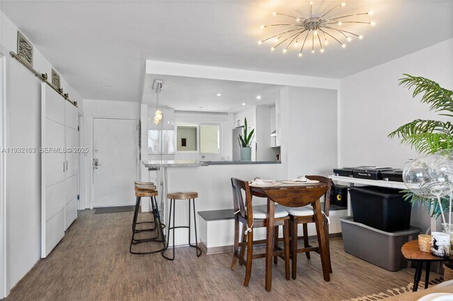 Building Photo - 4000 NE 170th St