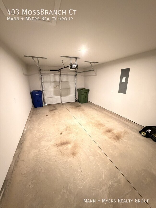 Building Photo - 403 Moss Branch Ct