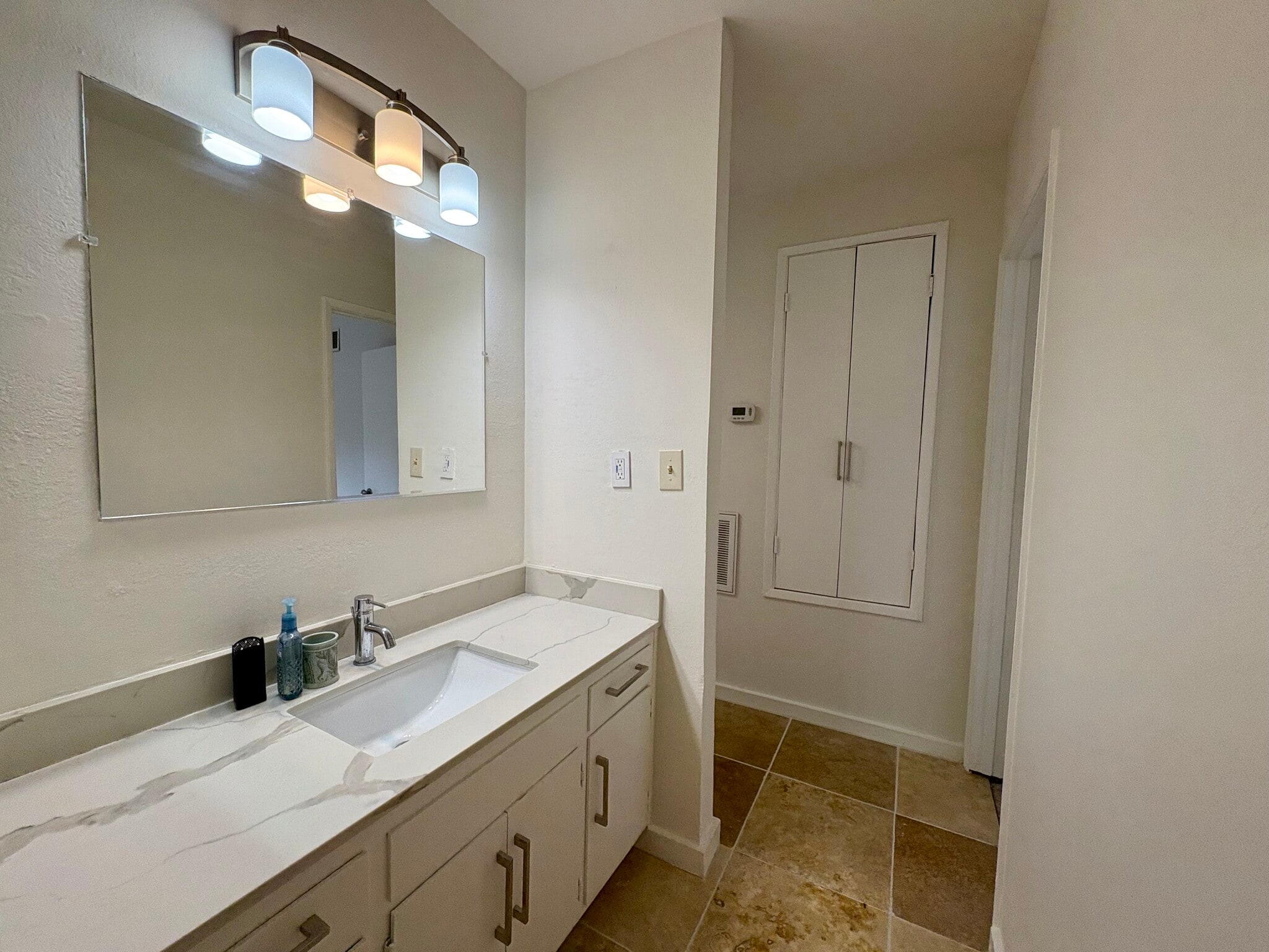 Building Photo - 5671 Cabot Dr