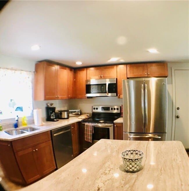 Kitchen 1 - 21 Woodsia Trl