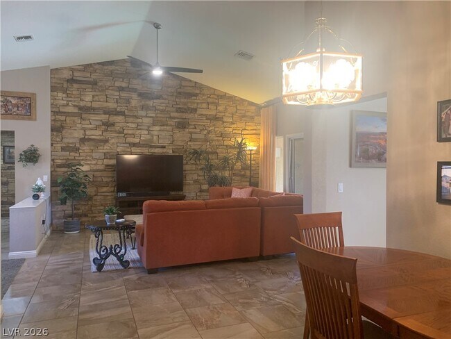 Building Photo - 2924 Crown Ridge Dr