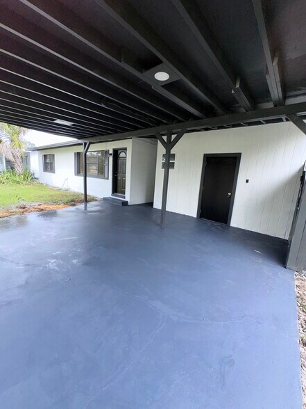 Building Photo - 429 Ventura Ave