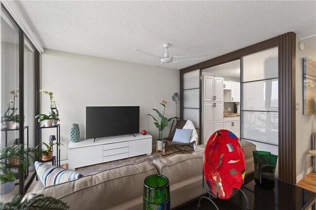 Building Photo - 3288 Page Ave