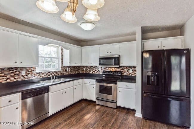 Building Photo - 674 Helm Ln